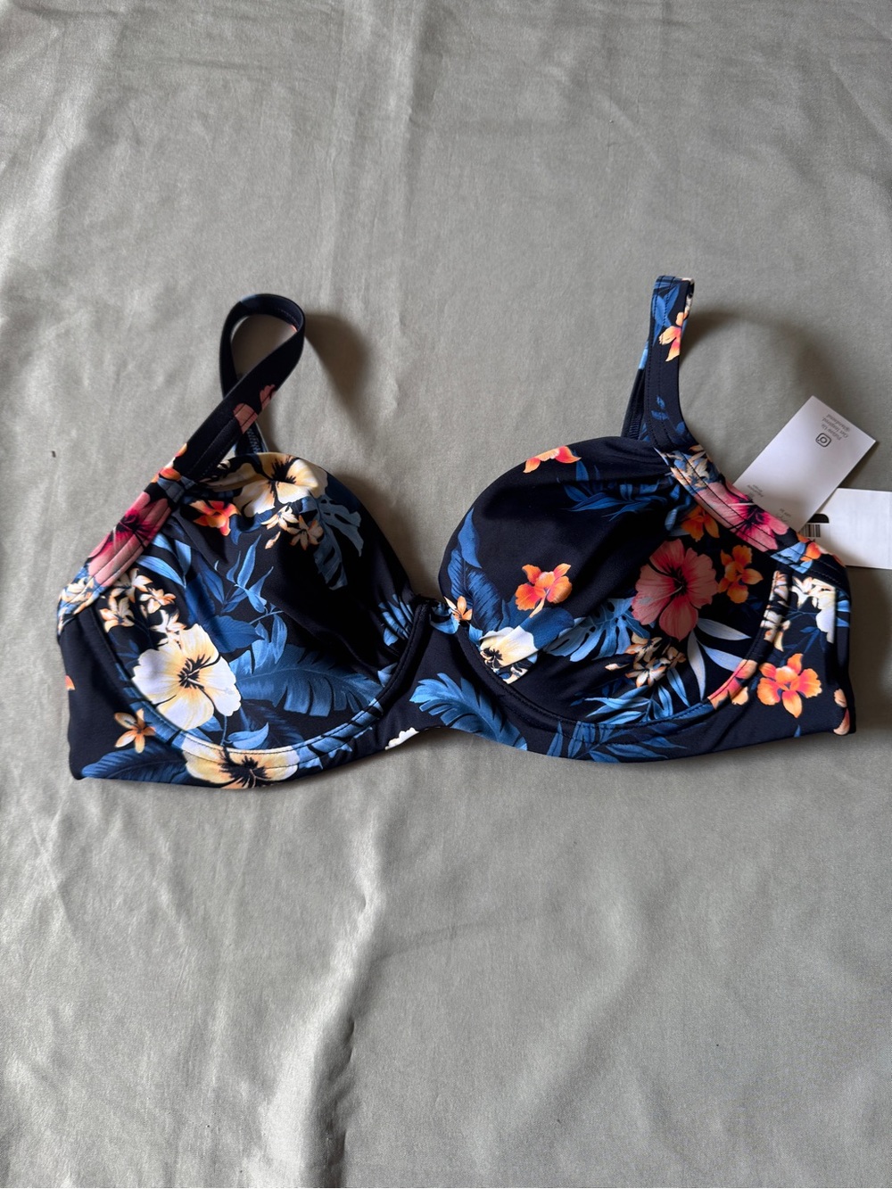 Lands’End Floral Underwire Bikini Top  size 6